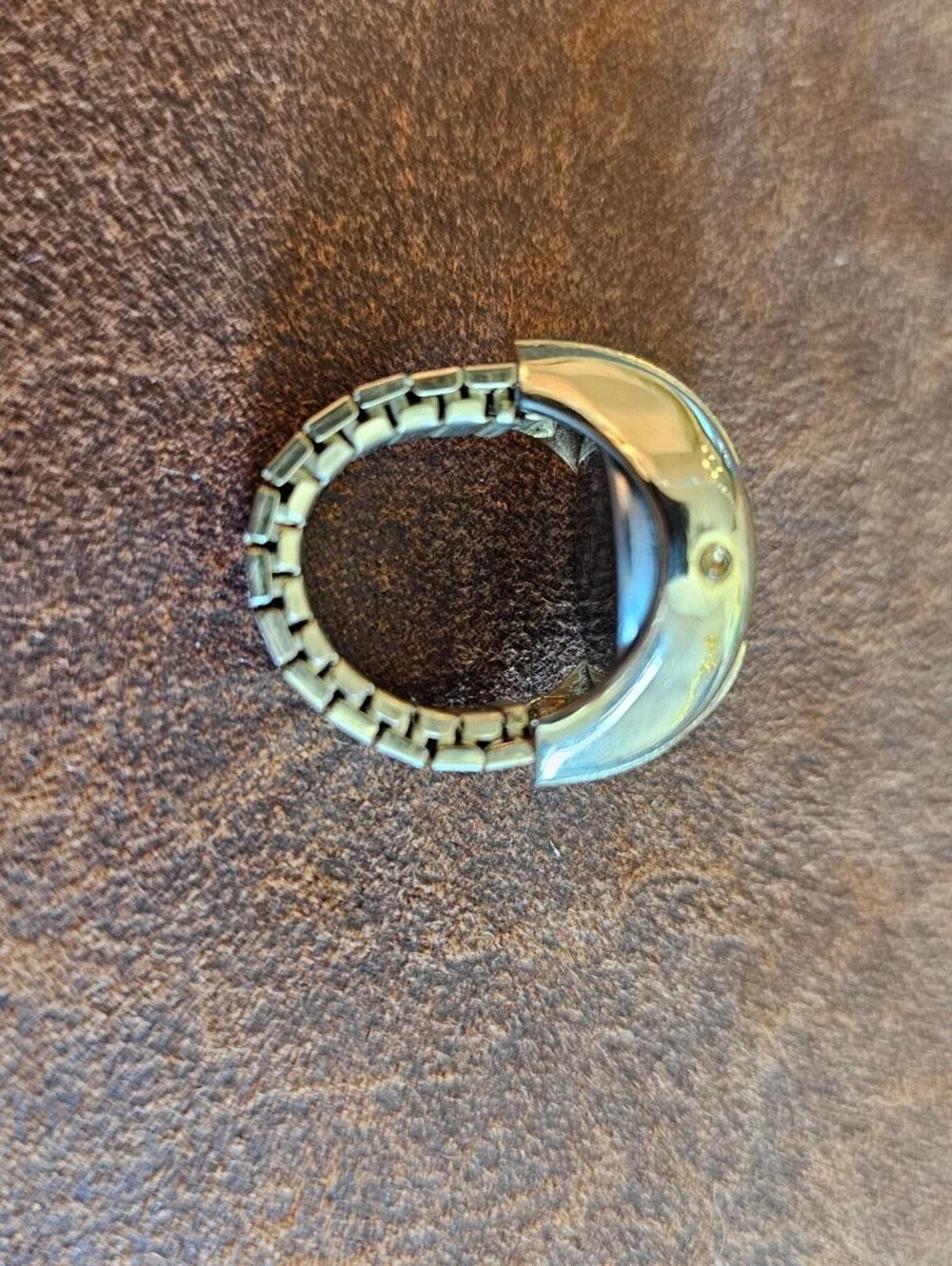 Vintage gold-tone digital quartz ring watch  from the 1980s Sz 7.5
